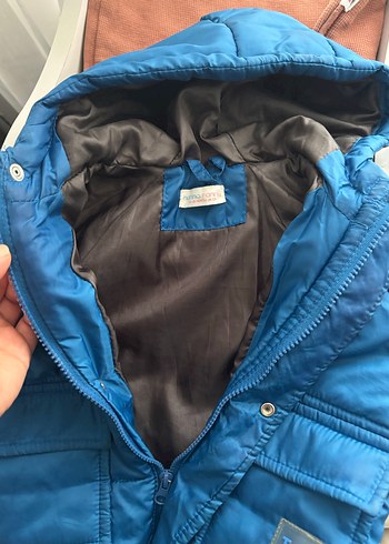 Düğmeli Kapüşonlu Erkek Çocuk Mavi Mont - Görsel 3