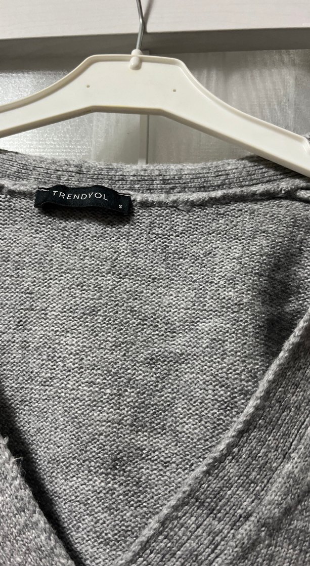 Gri V Yakalı Örgü Kadın Kazak - Görsel 5