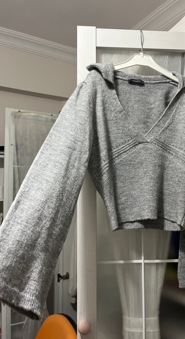 Gri V Yakalı Örgü Kadın Kazak - Görsel 2