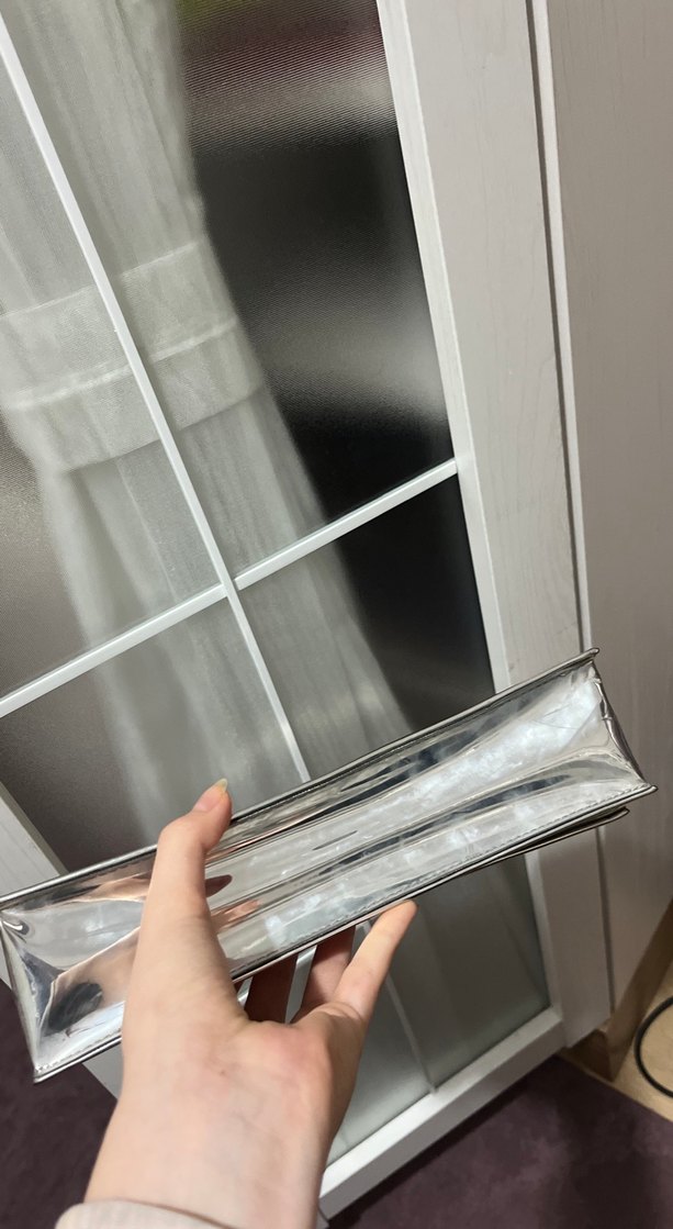 Parlak Gri Metal Kadın Portföy Çanta - Görsel 3