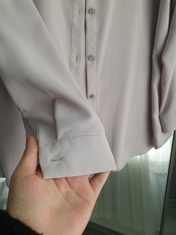 Düğmeli Gri Saten Kadın Gömlek - Görsel 4