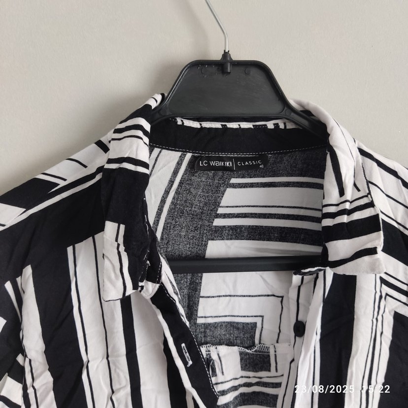 Düğmeli Siyah Beyaz Uzun Kadın Tunik - Görsel 3