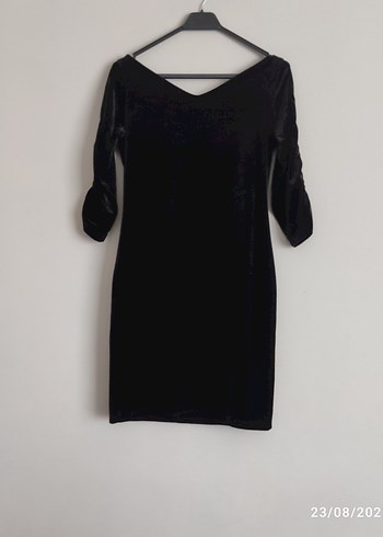 Siyah Nakışlı Uzun Kollu Midi Elbise - Görsel 3