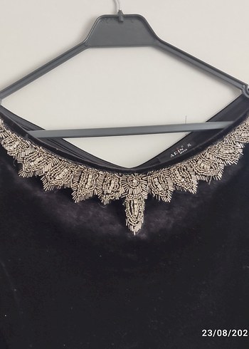 Siyah Nakışlı Uzun Kollu Midi Elbise - Görsel 4