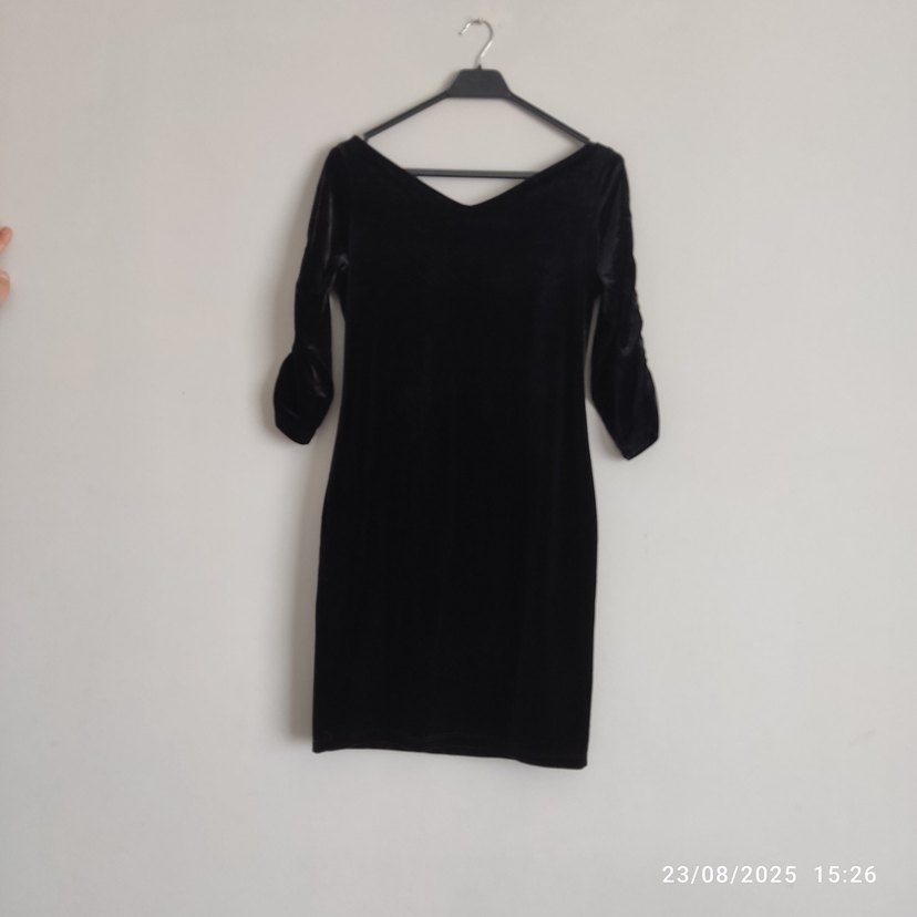 Siyah Nakışlı Uzun Kollu Midi Elbise - Görsel 2