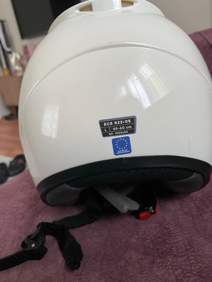 Beyaz Minimalist Motosiklet Kaskı Velcro - Görsel 5