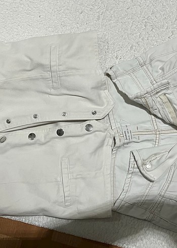 Düğmeli Keten ceket ve bej jean - Görsel 2