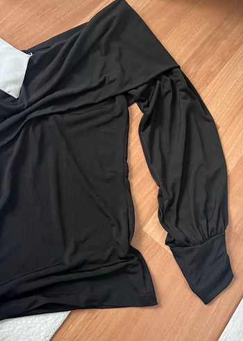 V Yaka Siyah Uzun Kollu bluz asimetrik - Görsel 3