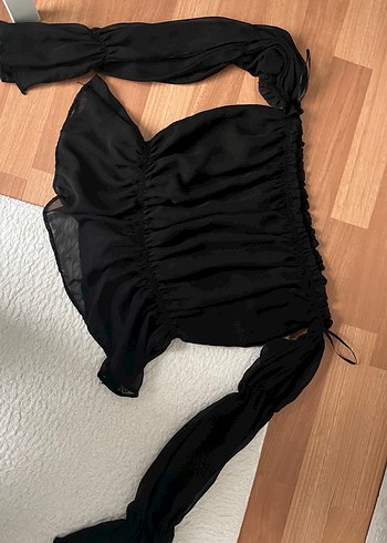 Siyah Straplez Volanlı Bluz - Görsel 3