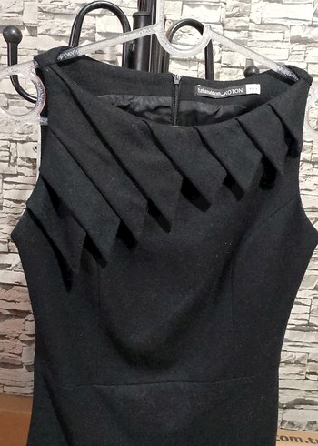 Hakan yıldırım imzalı Siyah Pileli V Yakalı Midi Elbise - Görsel 2