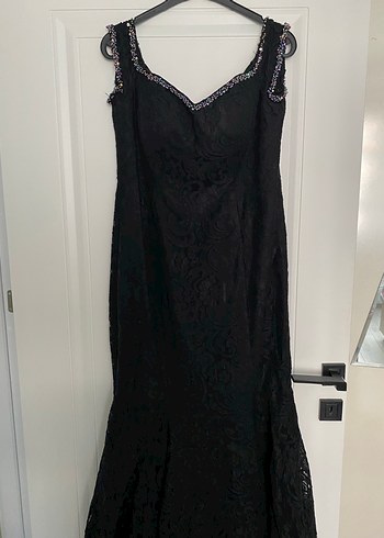 Siyah Dantel Detaylı Uzun V Yakalı Kadın Elbise abiye - Görsel 4