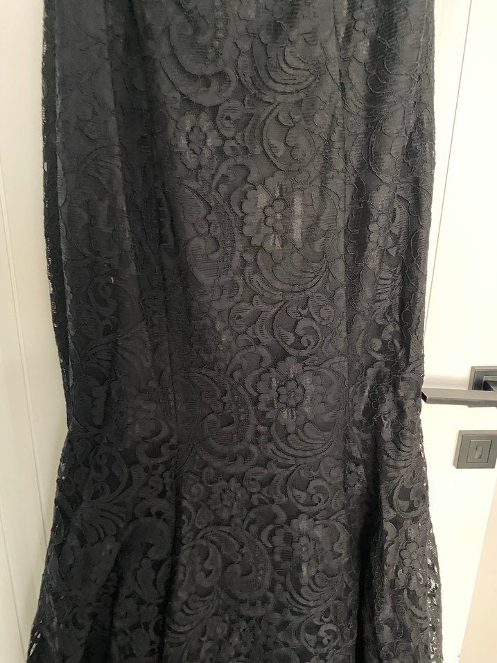 Siyah Dantel Detaylı Uzun V Yakalı Kadın Elbise abiye - Görsel 2