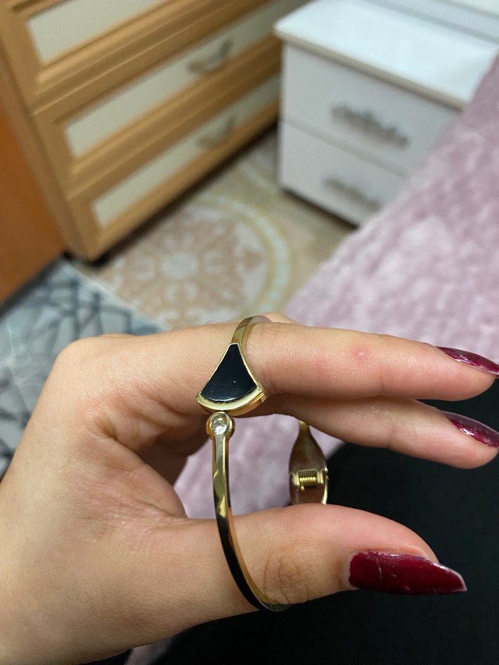 Altın Renkli Kemerli Yılan Desenli Bileklik - Görsel 2