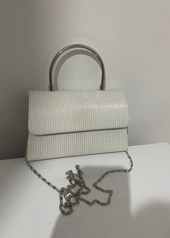 Zincir Detaylı Beyaz Kadın El Çantası - Görsel 2