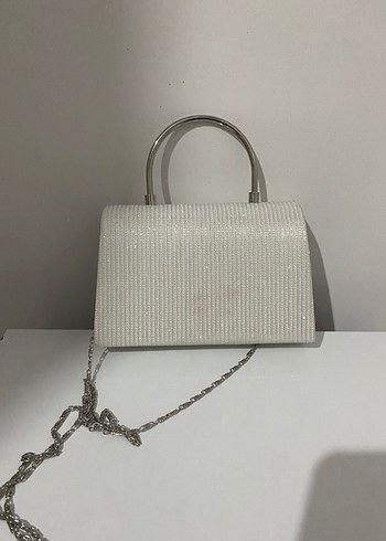 Zincir Detaylı Beyaz Kadın El Çantası - Görsel 3