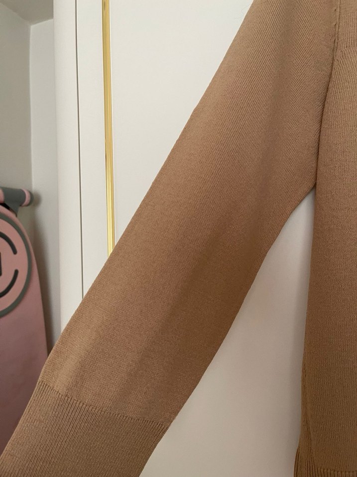 Bej V Yaka Uzun Kollu  Kazak - Görsel 5