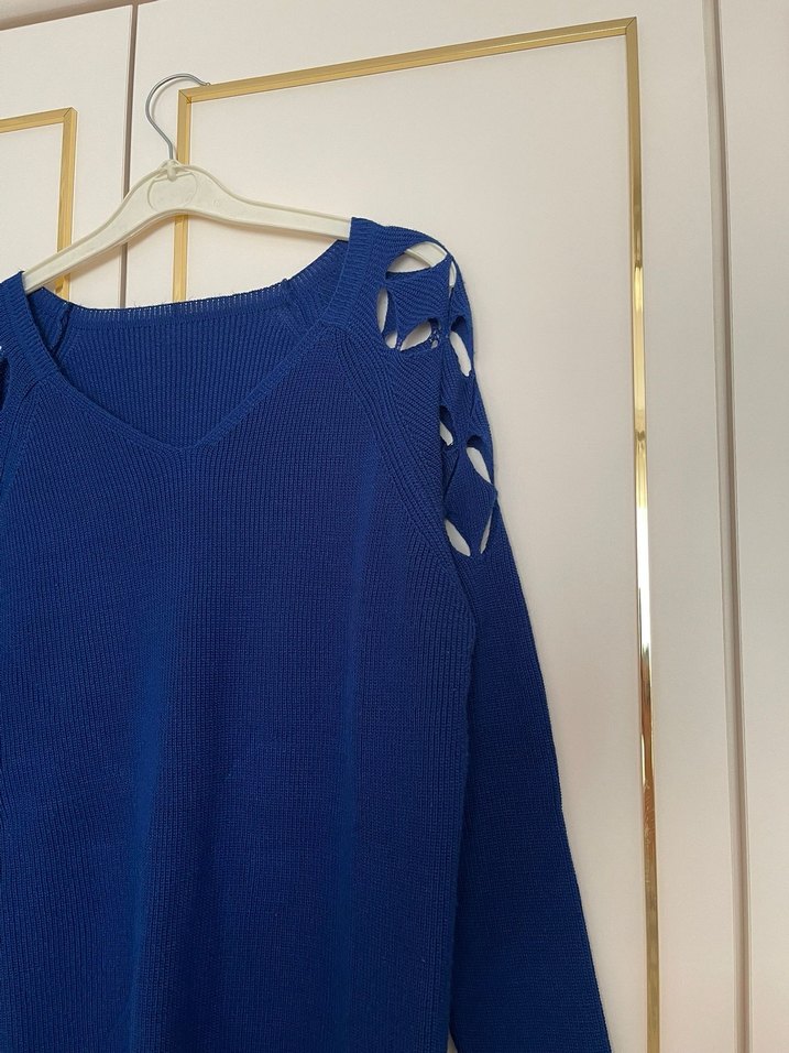 Mavi V Yaka Örgü Kadın Kazak - Görsel 3