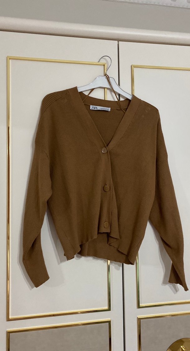 Düğmeli Kahverengi V Yaka Kadın Hırka - Görsel 3