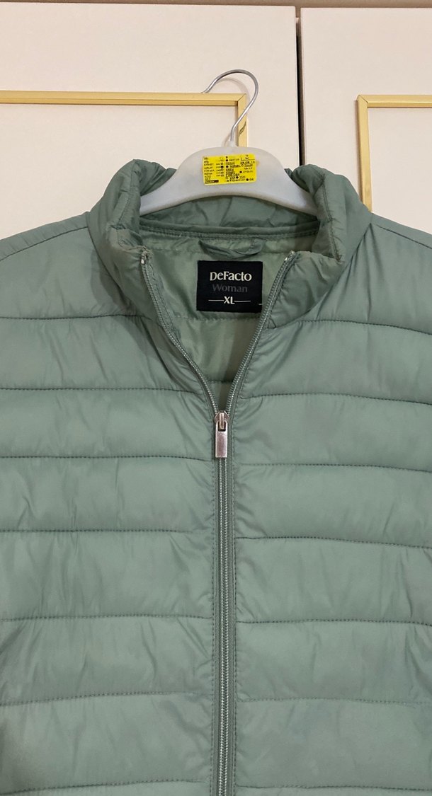 Yeşil Fermuarlı Kadın Mont - Görsel 2