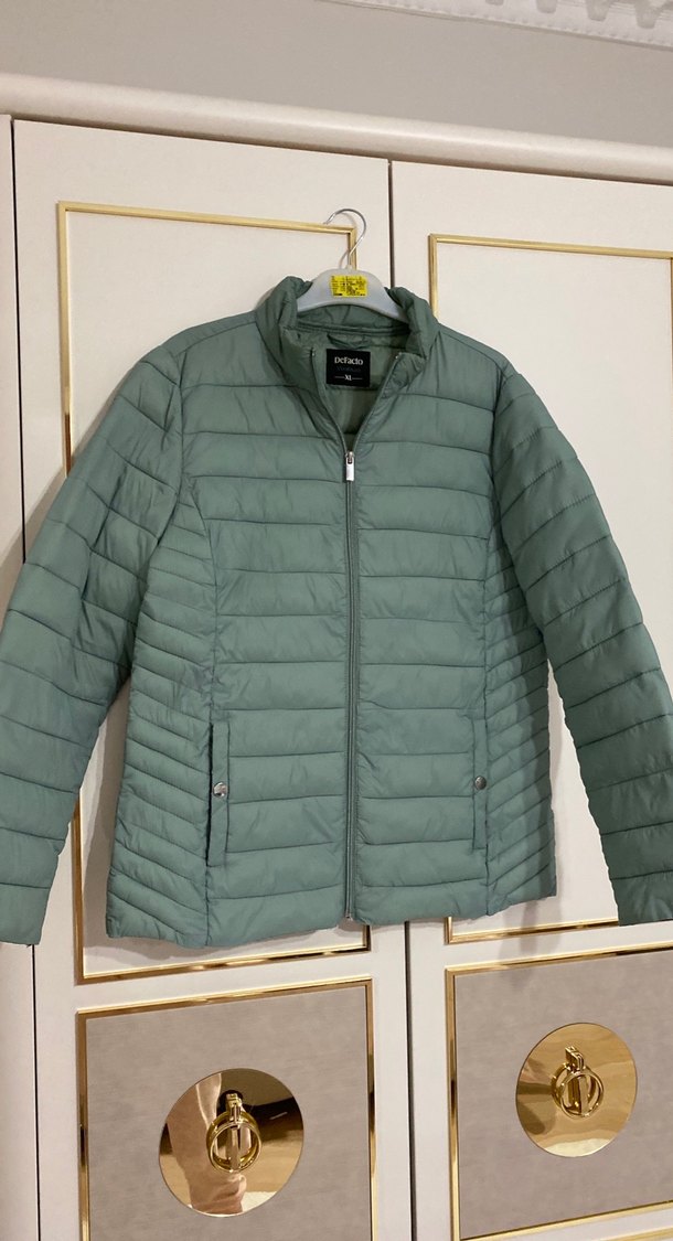 Yeşil Fermuarlı Kadın Mont - Görsel 3