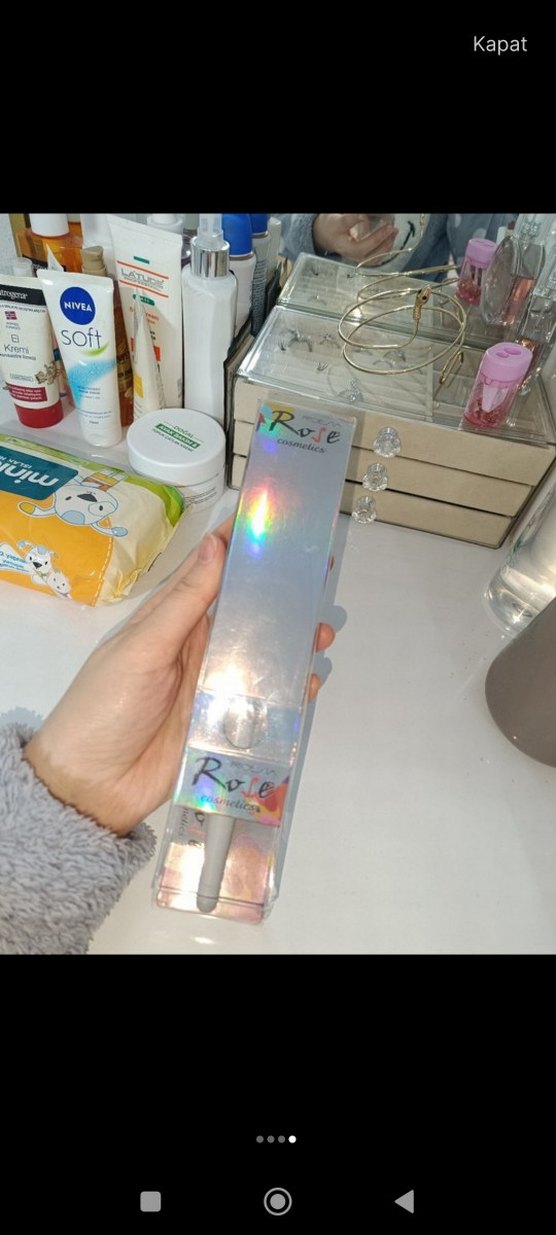 Işıltılı Çok Renkli Dudak Parlatıcısı - Görsel 2