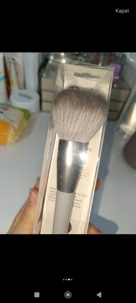 Işıltılı Çok Renkli Dudak Parlatıcısı - Görsel 3