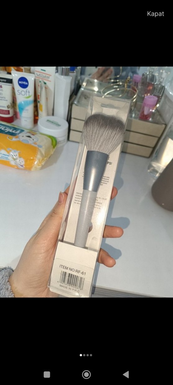 Işıltılı Çok Renkli Dudak Parlatıcısı - Görsel 4