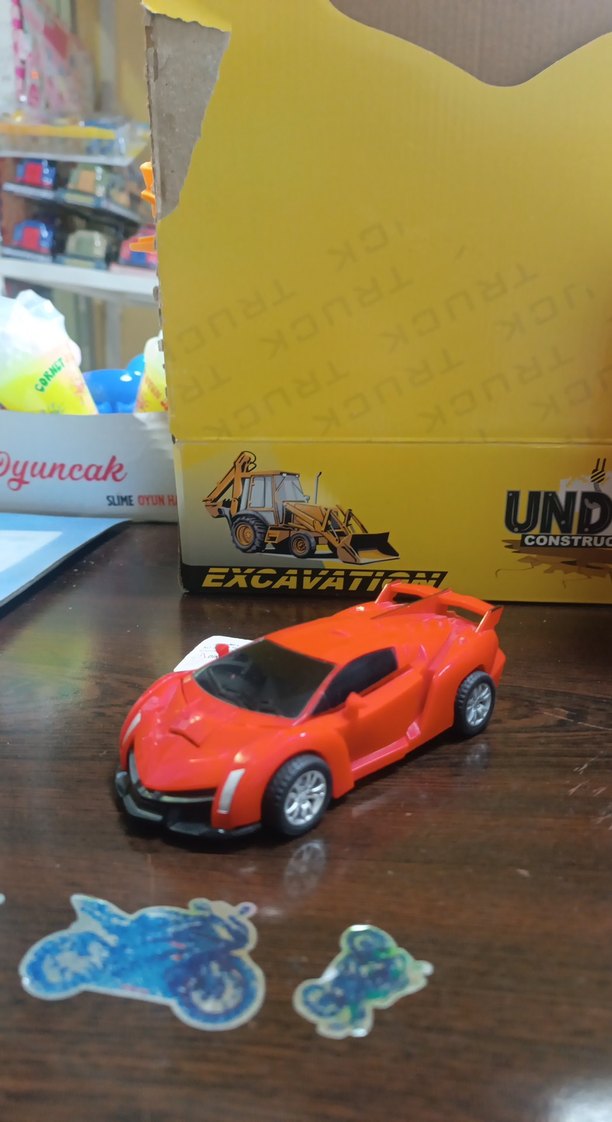 Kırmızı Renkli Oyuncak Robot Araba - Görsel 2