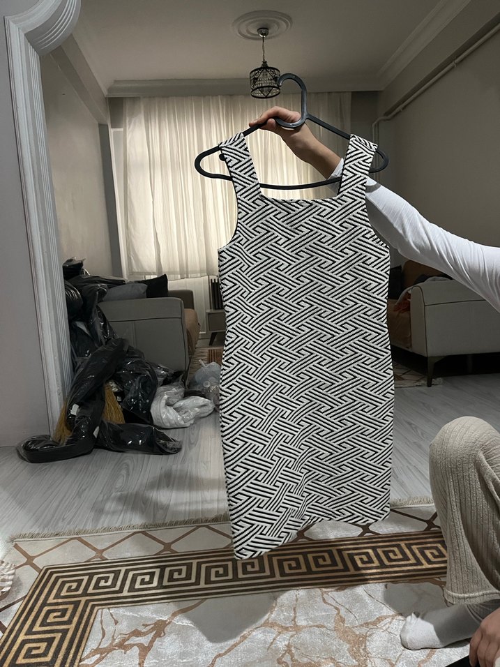 Zebra Desenli V Yaka Kolsuz Midi Elbise - Görsel 3