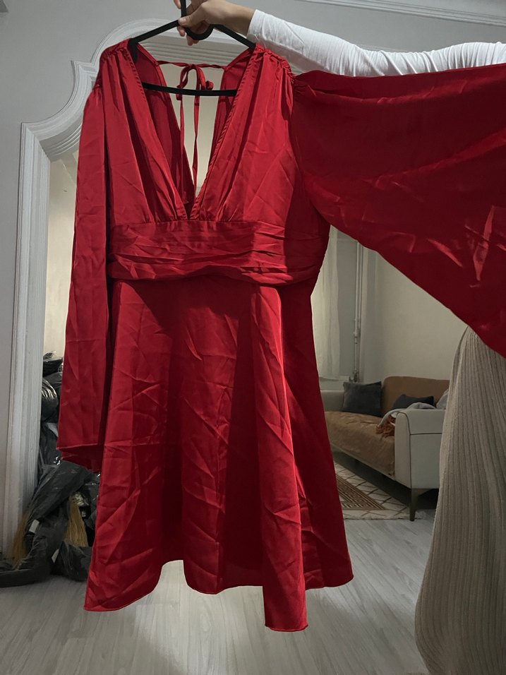 Kırmızı V Yakalı Midi Drapeli Abiye Elbise - Görsel 5