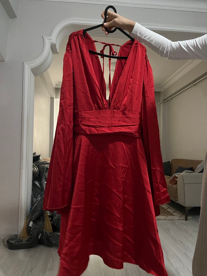 Kırmızı V Yakalı Midi Drapeli Abiye Elbise - Görsel 3