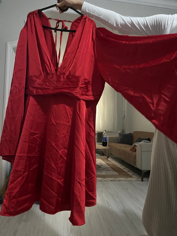 Kırmızı V Yakalı Midi Drapeli Abiye Elbise - Görsel 4