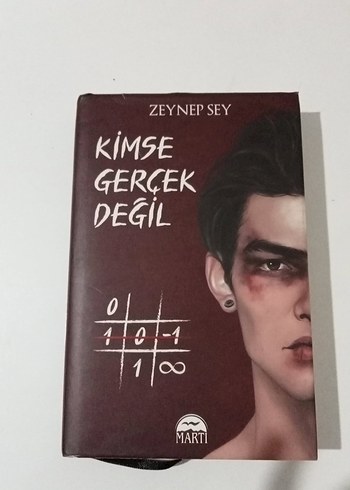 Kimse Gerçek Değil - Zeynep Sey