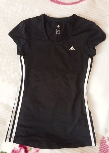 Siyah Adidas Kadın Spor Tişörtü - Görsel 2