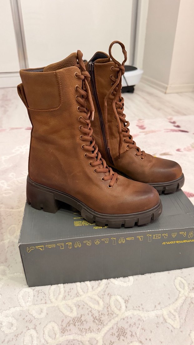 MAMMAMİA Kahverengi Deri Bağcıklı Kadın Bot - Görsel 2