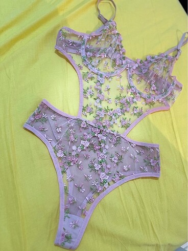 Pembe Çiçekli Balenli Dantelli Bodysuit