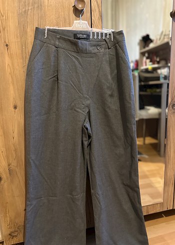 Vatkalı Düğmeli Gri Keten Kadın Pantolon - Görsel 2