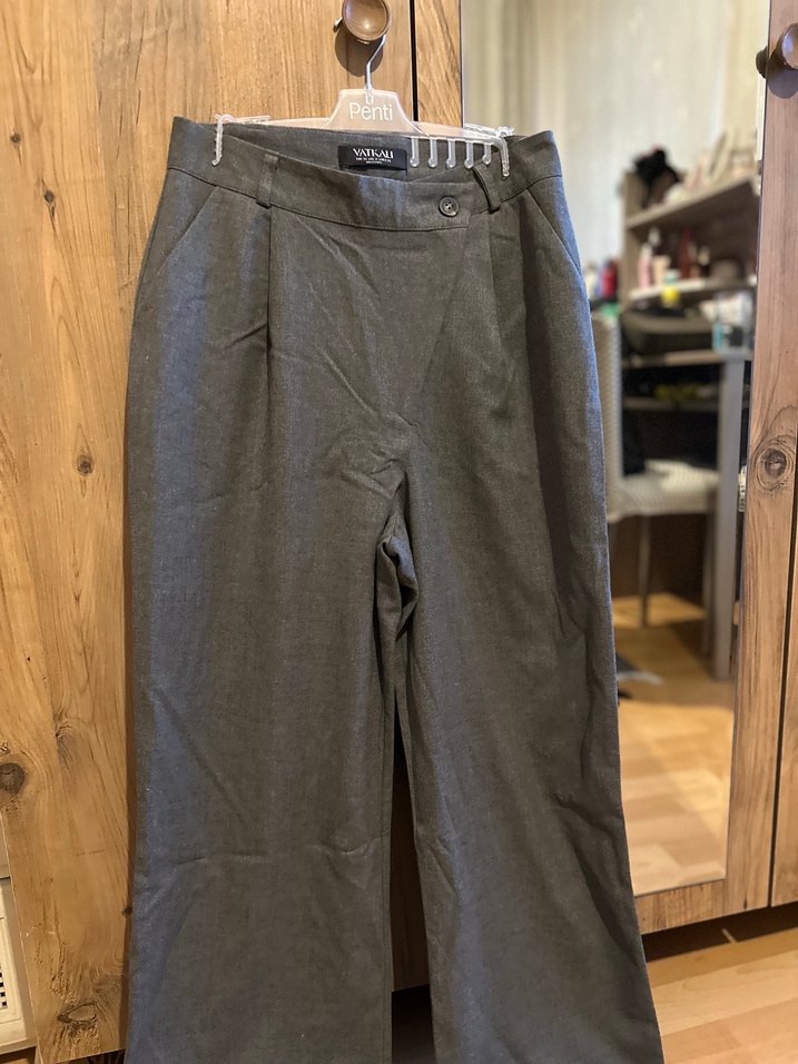 Vatkalı Düğmeli Gri Keten Kadın Pantolon - Görsel 2