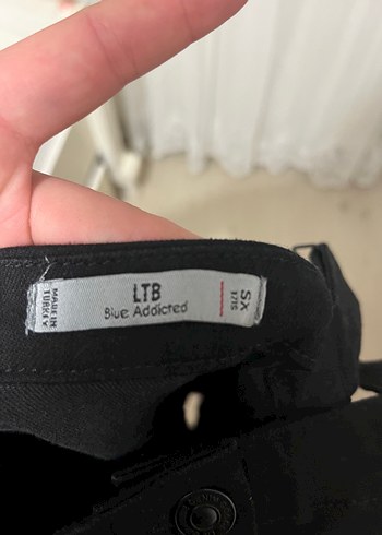 Düğmeli Siyah Kadın Denim Mini Salopet - Görsel 3