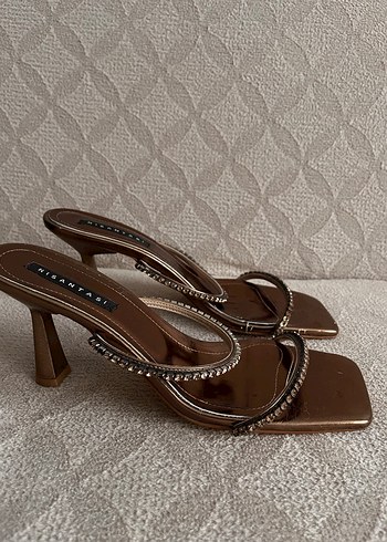 Nişantaşı markasına ait topuklu ayakkabı - Görsel 4