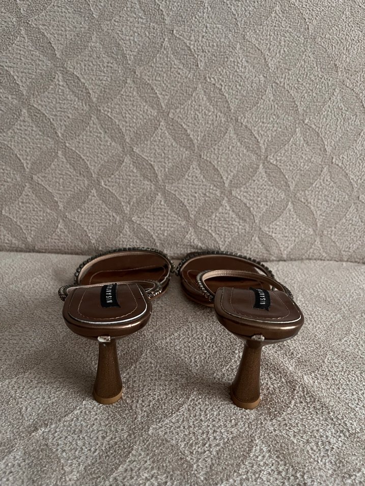 Nişantaşı markasına ait topuklu ayakkabı - Görsel 3