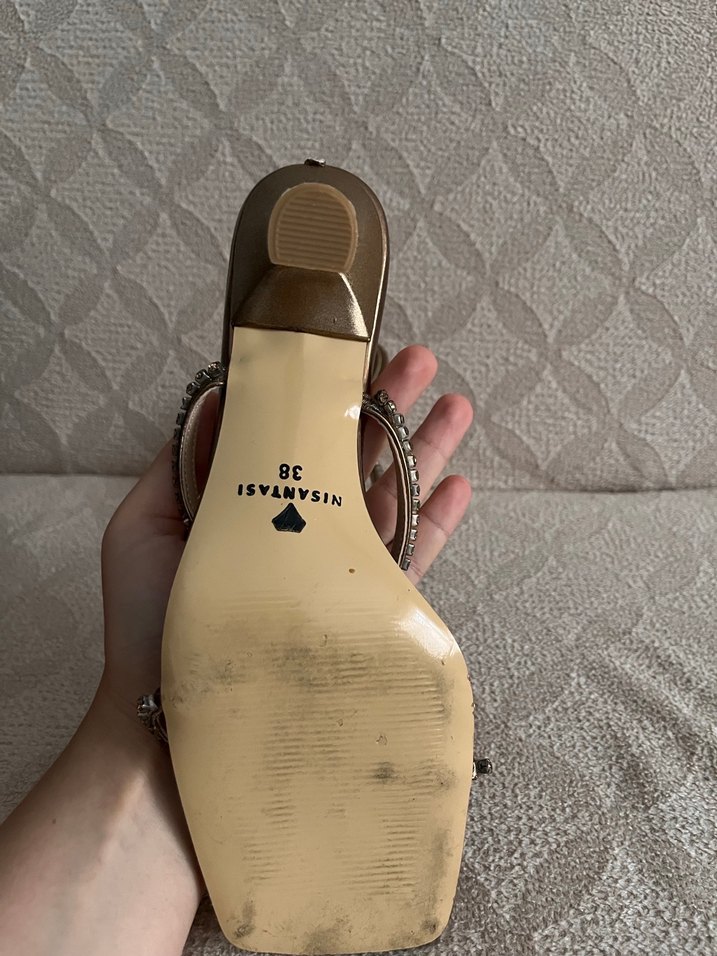 Nişantaşı markasına ait topuklu ayakkabı - Görsel 2