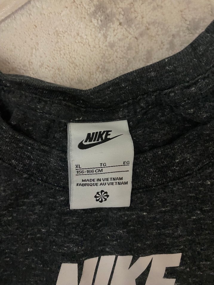 Nike Gri Kolsuz Atlet Kadın Spor Üstü - Görsel 2