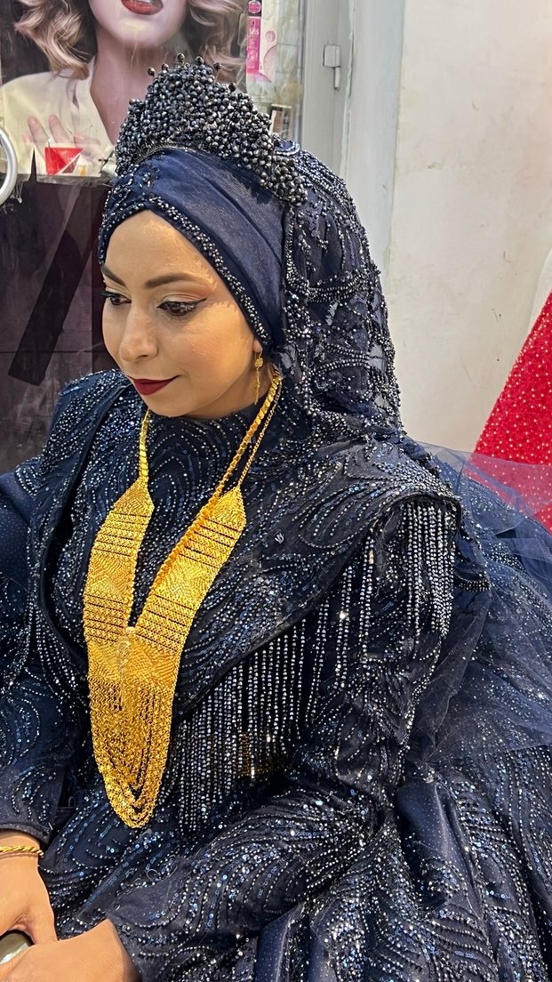 Uzun Kollu, Yüksek Yakalı Parıltılı Kadın Abiye - Görsel 3