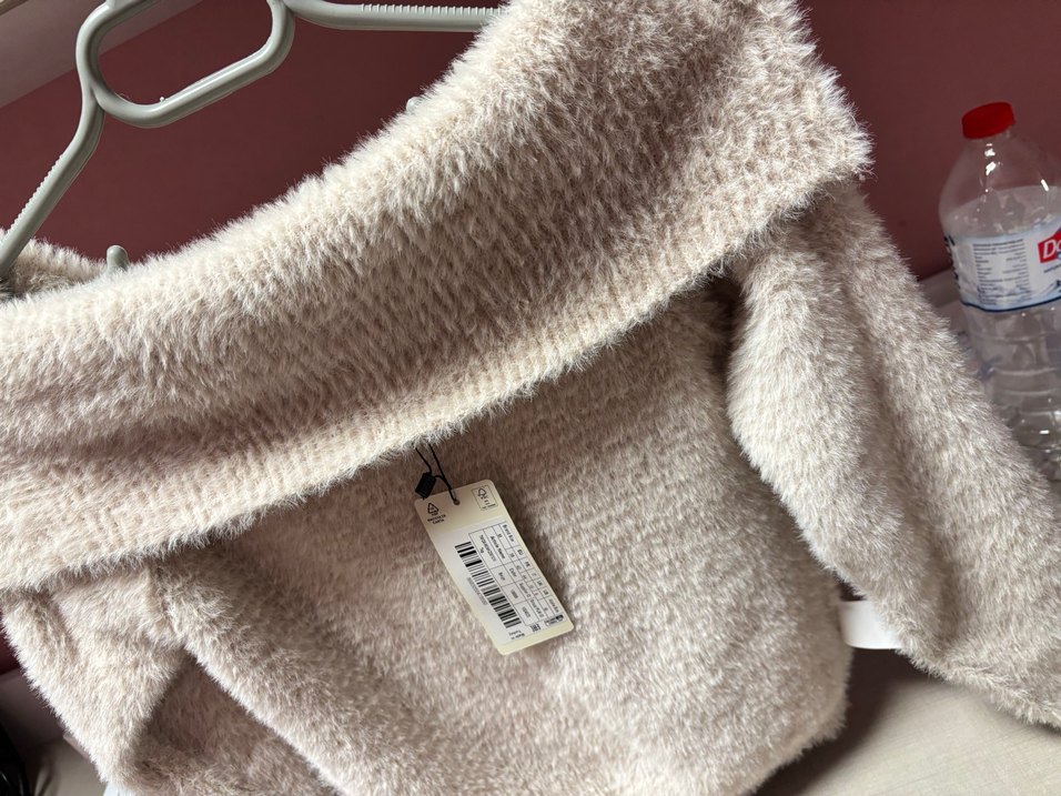 Krem Renk Kısa Kürklü Kadın Kazak - Görsel 2