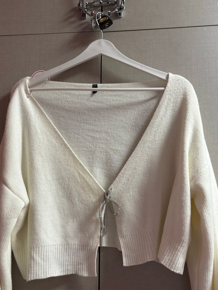 Beyaz V Yaka Örgü Salaş Hırka - Görsel 2