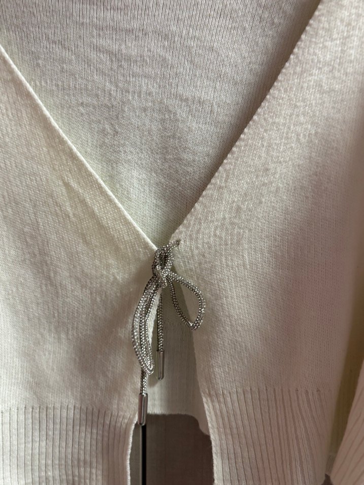 Beyaz V Yaka Örgü Salaş Hırka - Görsel 3