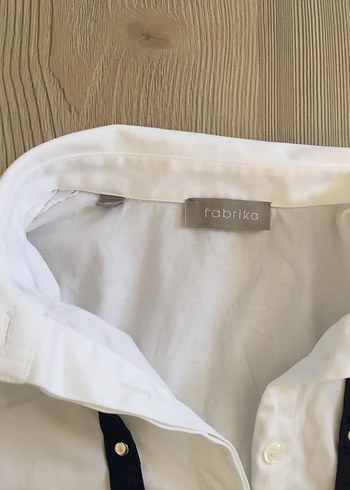 Fabrika Düğmeli Beyaz Kadın Gömlek