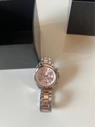 Micheal kors saat