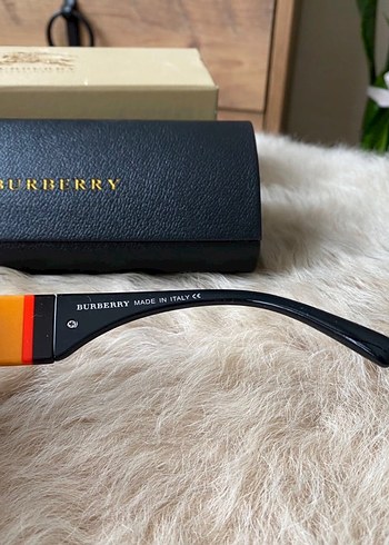 Burberry Tokalı Siyah Kadın Gözlüğü - Görsel 3